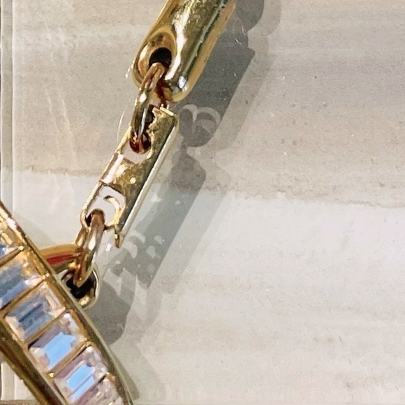 Vintage Faux Diamond baguette gold tone swirled pendant/chain - Picture 7 of 8